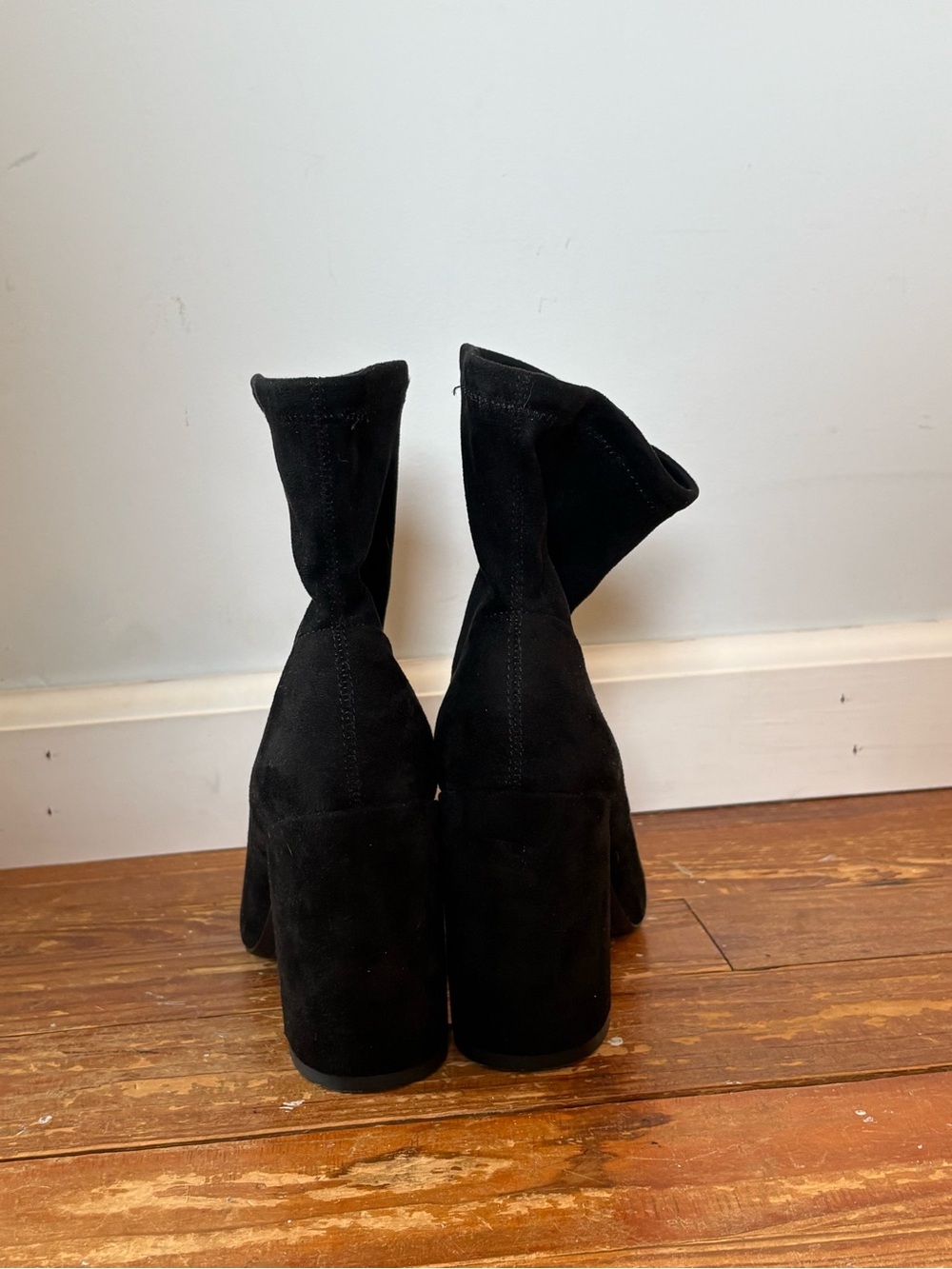 BCBGeneration lilianna Black Suede Block Heel Ankle Boots - Sz 6.5M - Picture 5 of 6